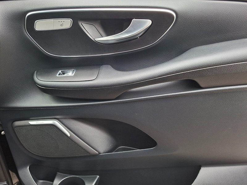 Mercedes-Benz Třídy V (2020) V 300d 176kW 4MATIC -1.MAJITEL - fotka 20 z 29