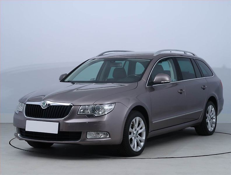 Škoda Superb (2012) 1.8 TSI, 4X4, Serv.kniha - fotka 2 z 22