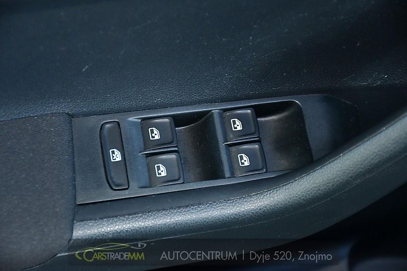 Škoda Fabia 1,2TSi DSG 2xALU 61tKM STYLE  - fotka 27 z 48