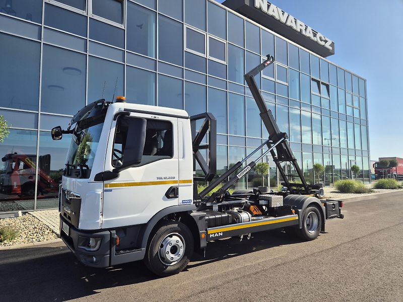 MAN TGL TRAKTOR NOSIČ KONTEJNERU - fotka 2 z 26