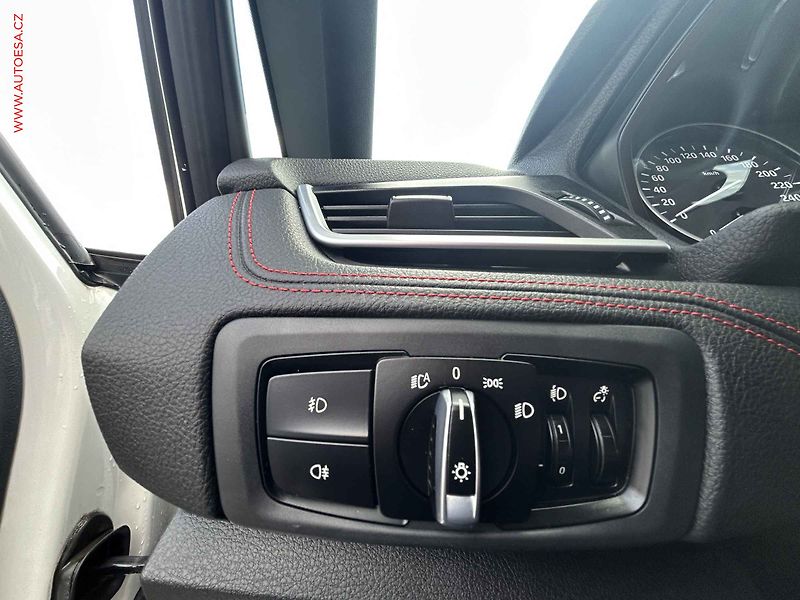 BMW Řada 2 (2016) 1.5i, ČR, autoAC, temp - fotka 13 z 19