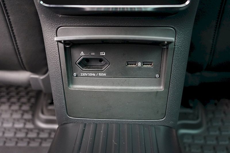 Škoda Superb (2019) TDI 140 kW DSG 4x4 L&K - tažné - fotka 34 z 39