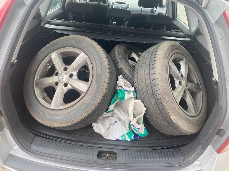 Kia Ceed (2010) 1.4  ČR - fotka 13 z 16