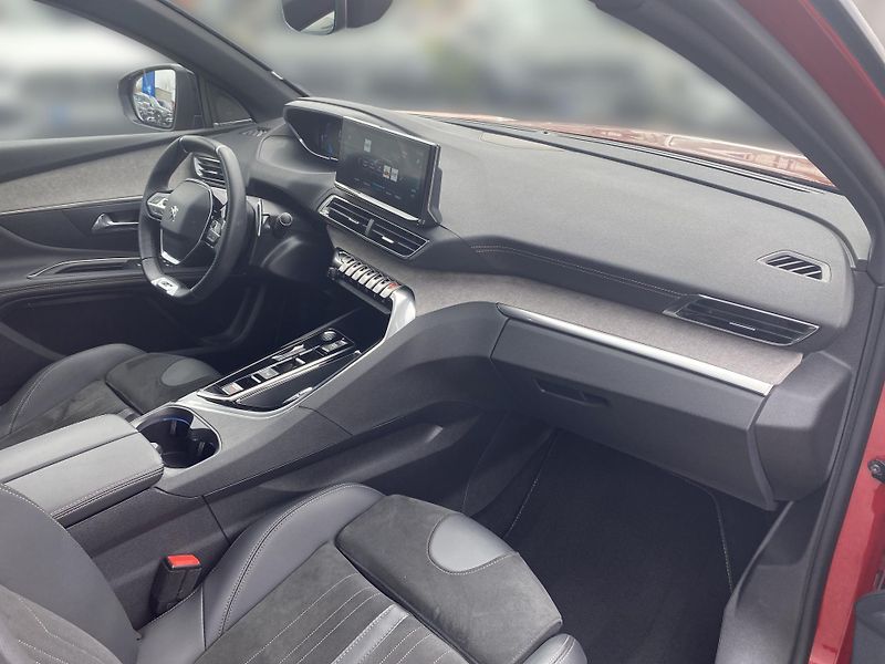 Peugeot 3008 GT HYBRIDe-EAT8 4x4 - fotka 20 z 27