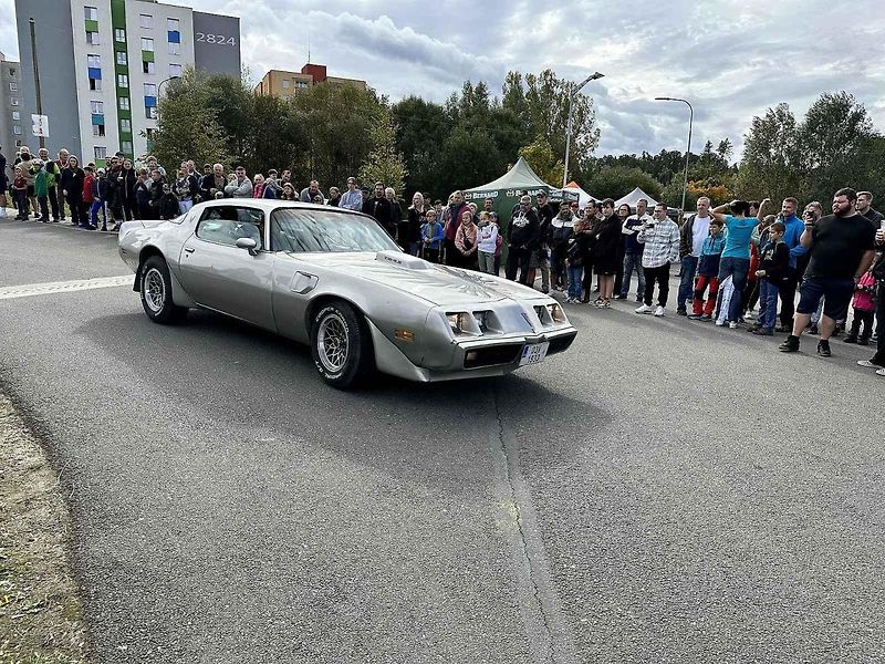 Do táborského areálu Komora se v sobotu sjelo kolem 250 vozidel.