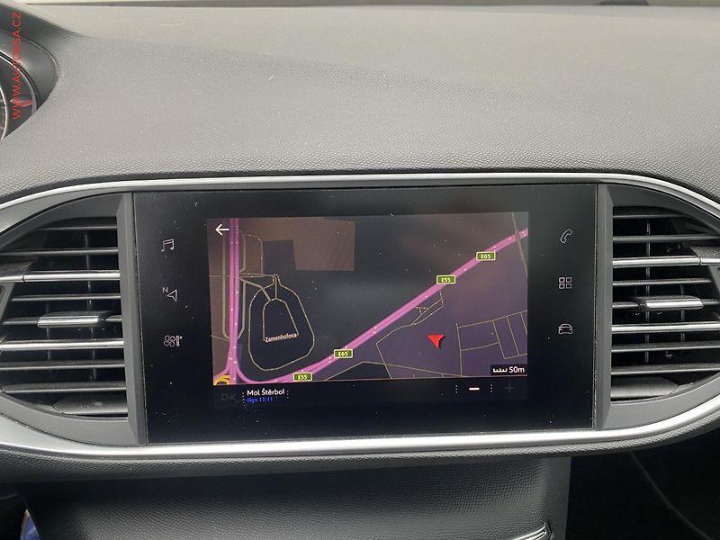Peugeot 308 (2020) 1.2 PT, Allure, navi, panor - fotka 16 z 18