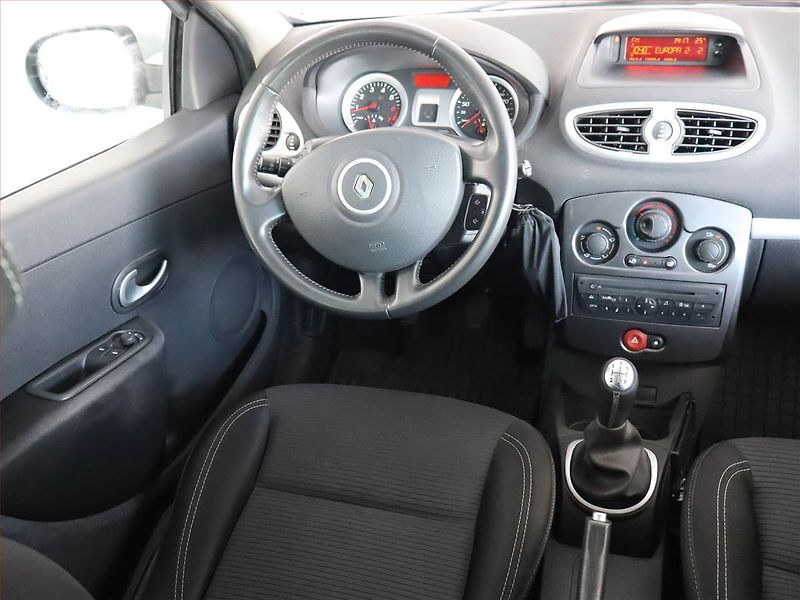Renault Clio (2012) 1.2 16V - fotka 7 z 14