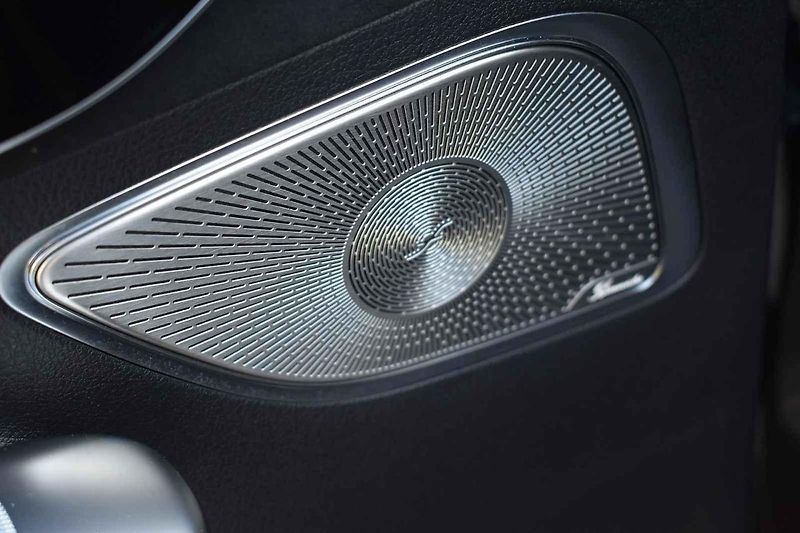 Mercedes AMG EQE 43 4Matic poslouží k reprezentaci i k zábavě