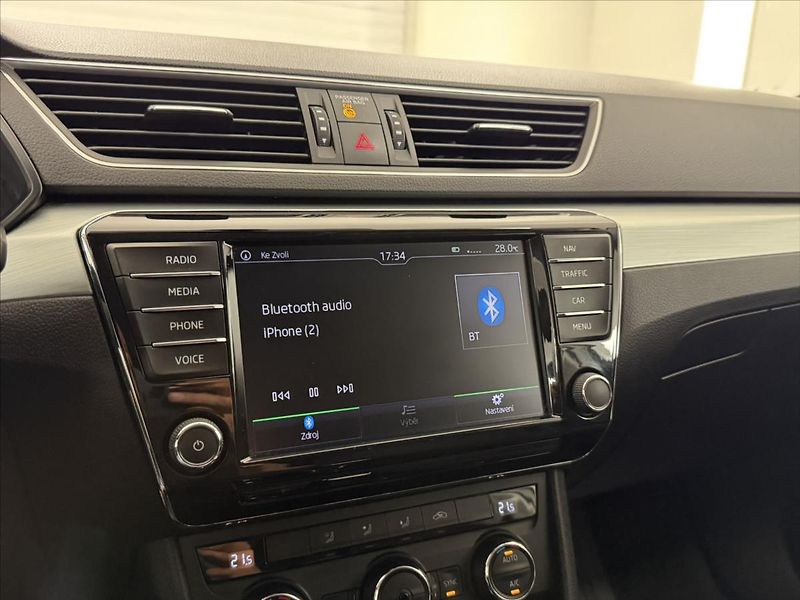 Škoda Superb 2,0 TDI ČR DSG NAVI CARPLAY - fotka 22 z 35