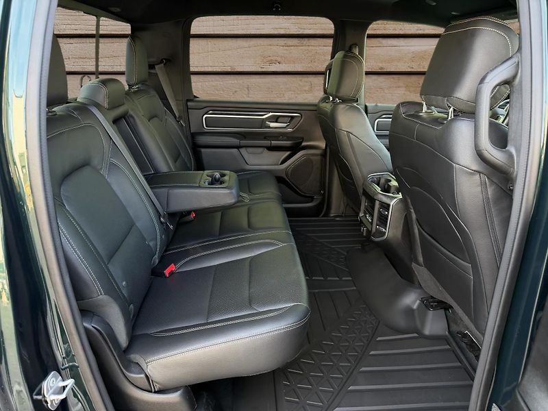 Dodge RAM (2022) +SERRANO GREEN+LOOK26+HEMI+ - fotka 11 z 24