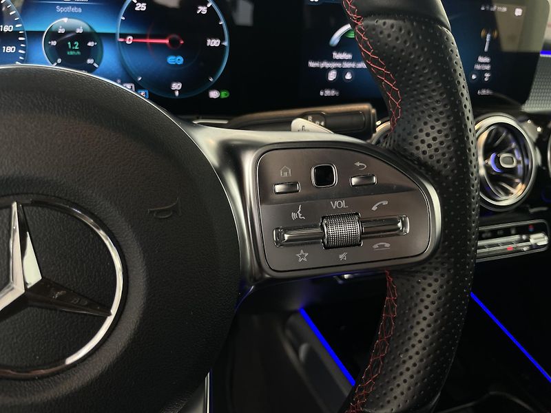 Mercedes-Benz EQB 300 4Matic - fotka 21 z 33