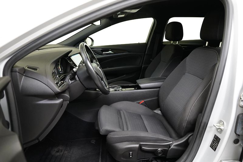 Opel Insignia - fotka 11 z 24