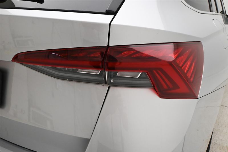 Škoda Octavia 2,0 TDI 110kW DSG Ambition Zár - fotka 23 z 24