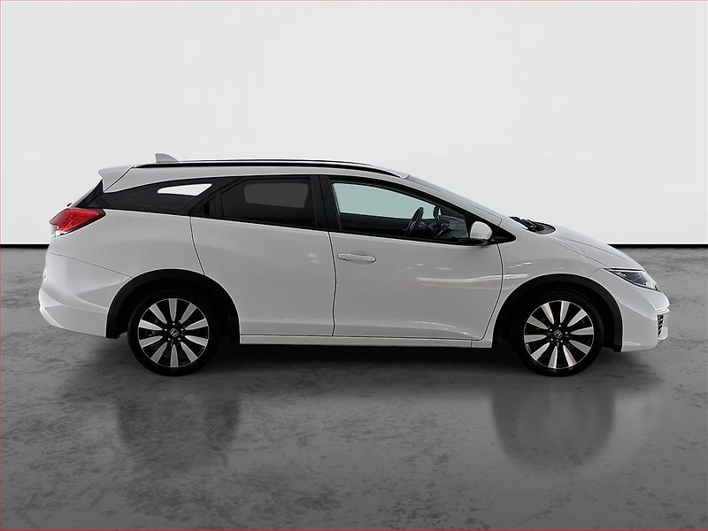 Honda Civic (2015) 1.6 i-DTEC, Tempomat - fotka 6 z 17
