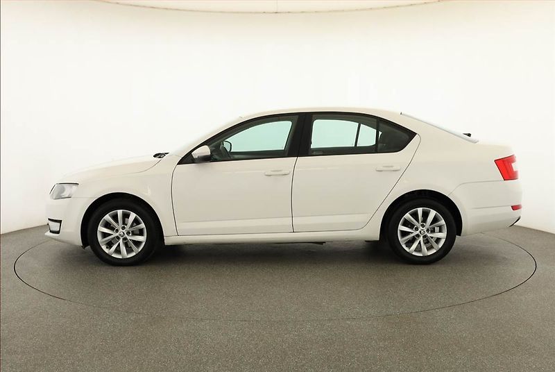 Škoda Octavia (2014) 1.6 TDI, Tempomat - fotka 3 z 12