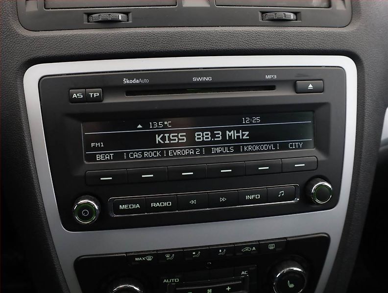 Škoda Octavia (2010) Ambiente Plus 1.4 TSI, po STK - fotka 11 z 15