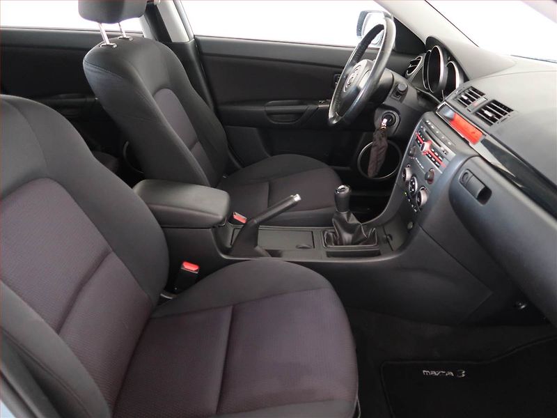 Mazda 3 (2006) 1.6 DI Turbo, nová STK - fotka 9 z 14