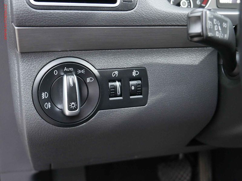 Volkswagen Touran (2014) 2.0TDi, DSG, park.asist - fotka 15 z 16