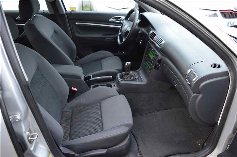Škoda Superb (2007) 2,5 TDI - fotka 27 z 31