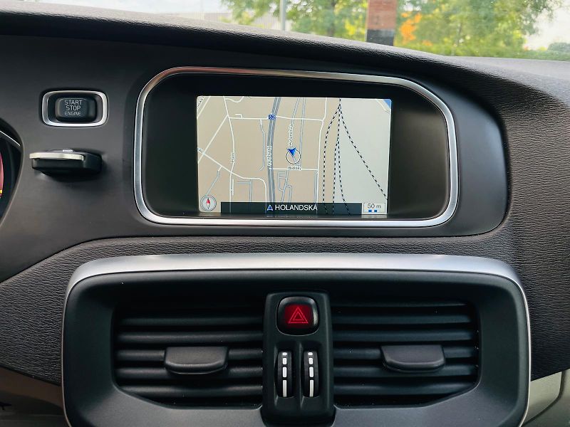 Volvo V40 2.0i AUT 1MAJITEL CROSS COUNTR - fotka 38 z 49