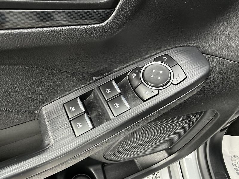 Ford Kuga 2,5 Duratec ST-Line Automat  - fotka 20 z 37