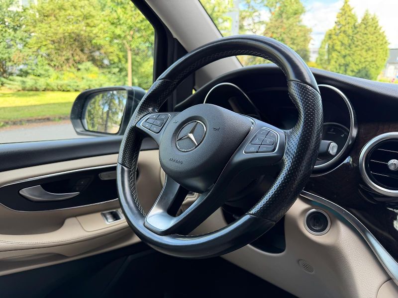 Mercedes-Benz Třídy V 250 D Avantgarde L 4matic - fotka 22 z 28
