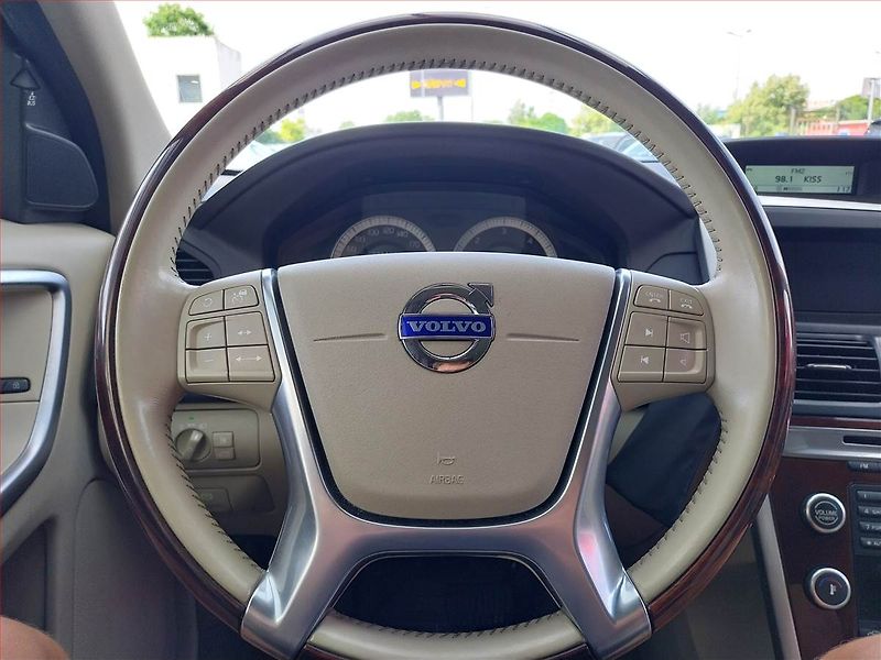 Volvo XC60 (2010) D5, 4X4, Automat, Xenony - fotka 15 z 18