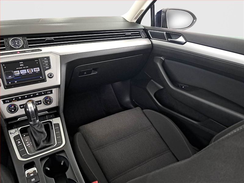 Volkswagen Passat (2017) 2.0 TDI, Automat, Navi - fotka 8 z 21