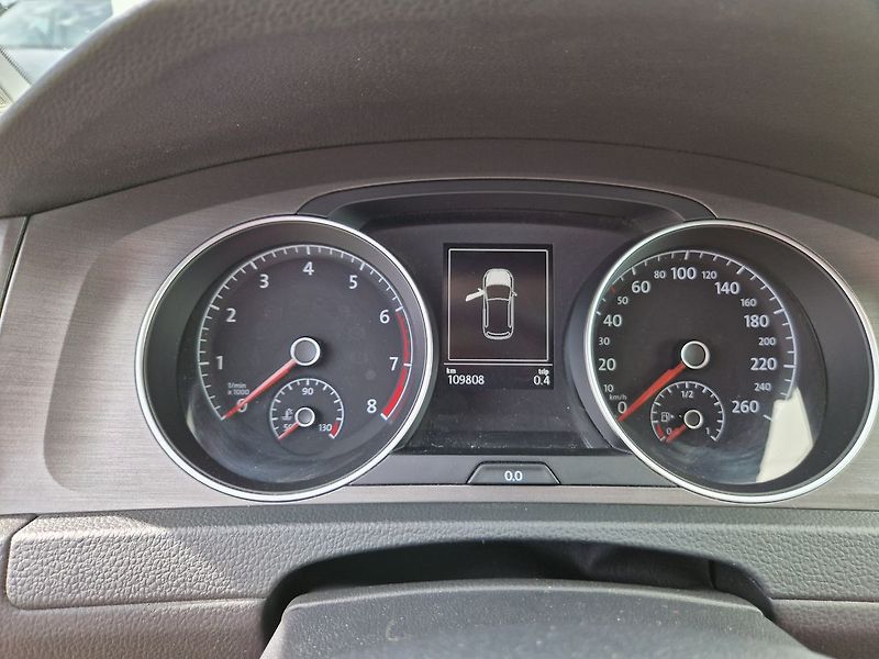 Volkswagen Golf Comfortline 1.4 TSI, Klima - fotka 13 z 26