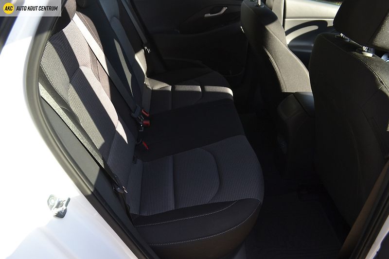 Hyundai i30 WG 1,5I MT SMART FAMILY NAVI F - fotka 14 z 51