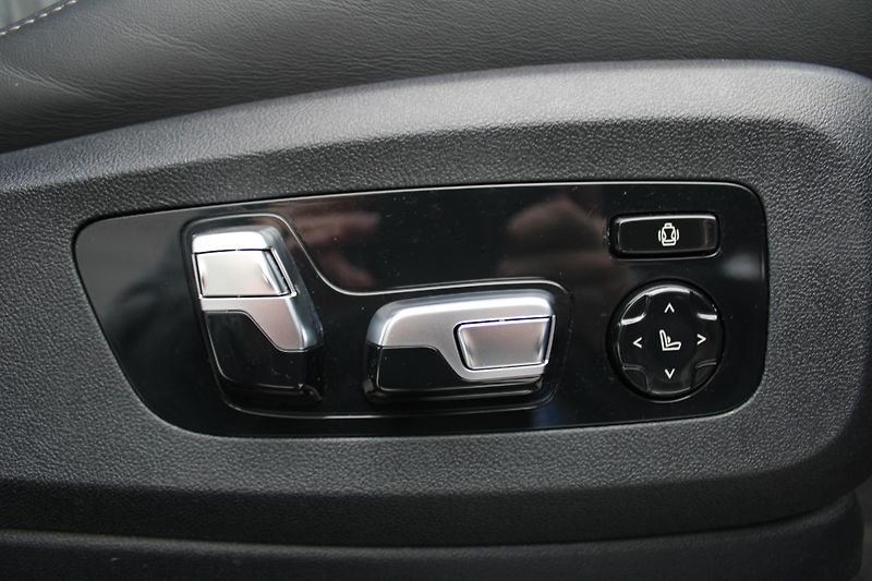 BMW X6 40d*M-sport*Karbon*Vzduch*B&W* - fotka 33 z 50