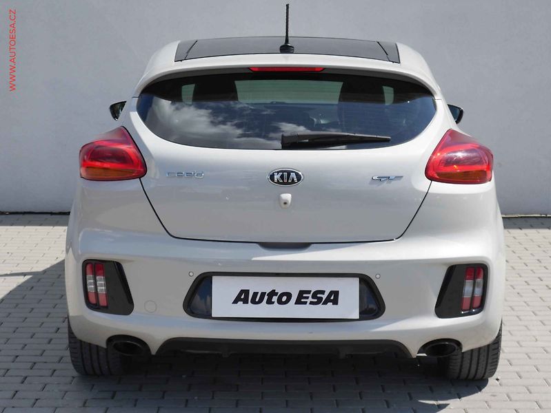 Kia Ceed (2014) 1.6T-GDi, AC, navi, park - fotka 5 z 20