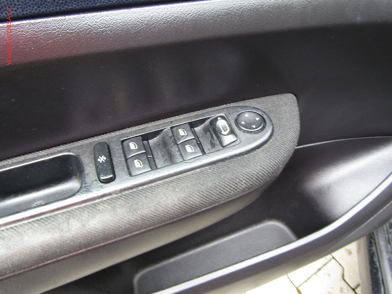 Peugeot 307 (2002) 1.6 16V, ČR, Klima - fotka 11 z 16