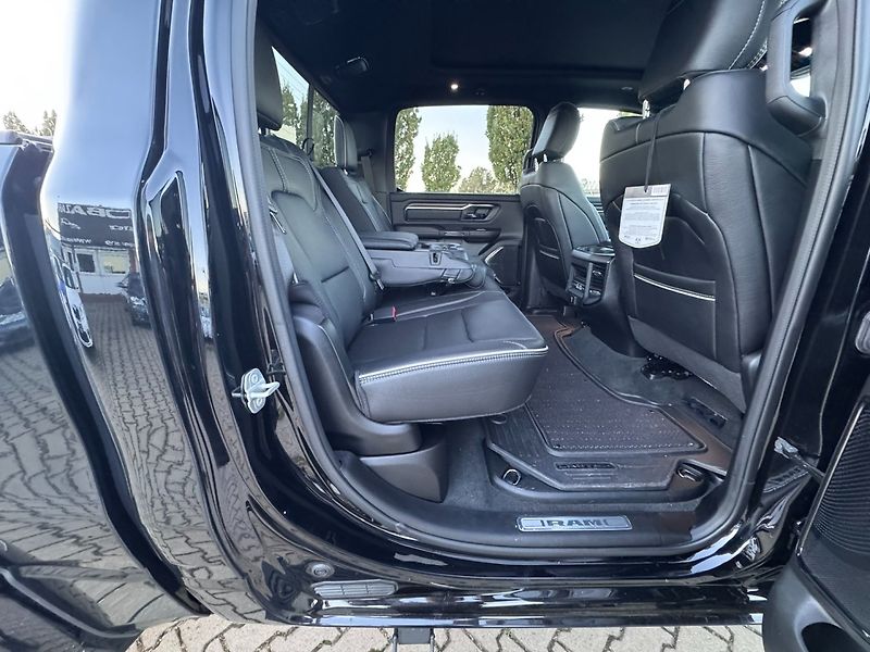 RAM 1500 (2024) LIM 4X4 291KW 5,7 HEMI 6 DPH - fotka 40 z 50