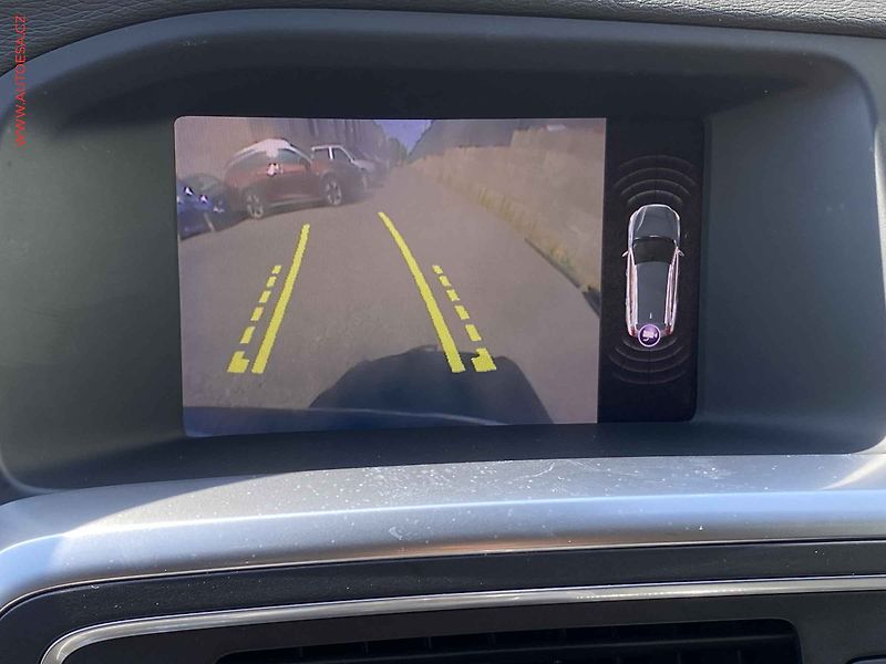 Volvo V60 (2017) 2.0 D, AT, LED, kamera - fotka 18 z 19