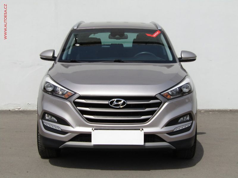 Hyundai Tucson (2015) 2.0CRDi 4x4, ČR, navi, autoAC - fotka 2 z 3