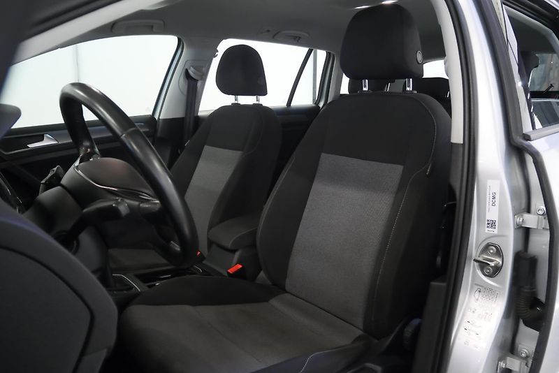 Volkswagen Golf - fotka 12 z 29