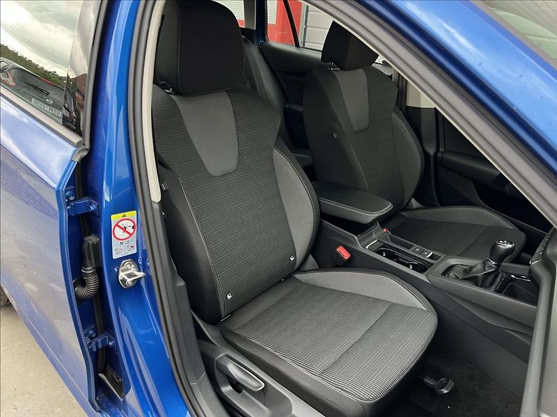 Škoda Octavia 2,0 TDI 85kW Ambition Combi - fotka 22 z 30