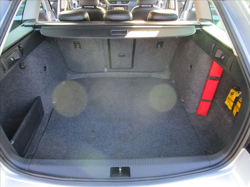 Škoda Octavia Combi 1.6TDi Greenline, Bi-xen - fotka 46 z 56