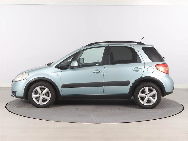 Suzuki SX4 (2009) 1.6 VVT, ČR,1.maj, rezervace - fotka 3 z 13