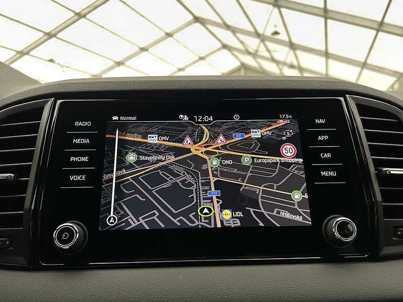 Škoda Karoq 1.5 TSI SportLine - fotka 8 z 31