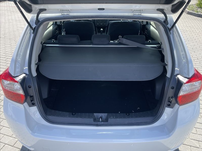 Subaru Impreza 1,6 i 84kw AWD Euro5 serviska - fotka 10 z 36