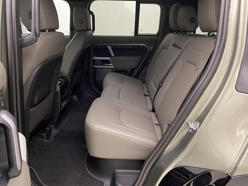 Land Rover Defender D250 X-DYNAMIC SE AWD AUT - fotka 5 z 48