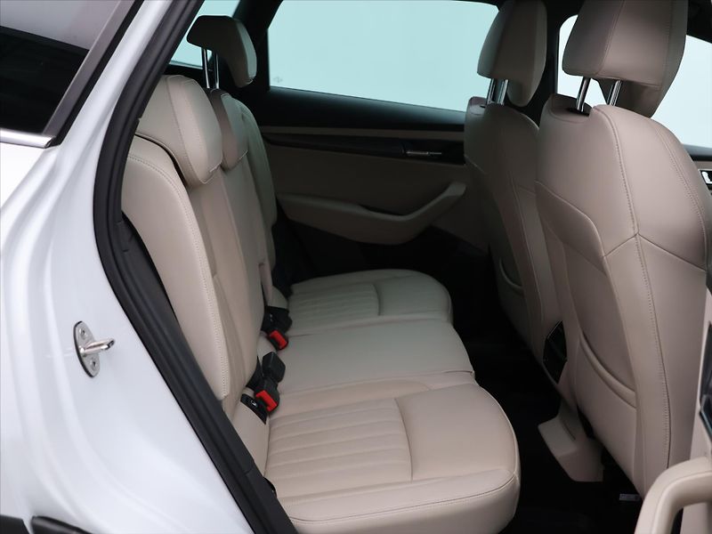 Škoda Karoq 2,0 TDi 110 KW DSG STYLE LED - fotka 12 z 27