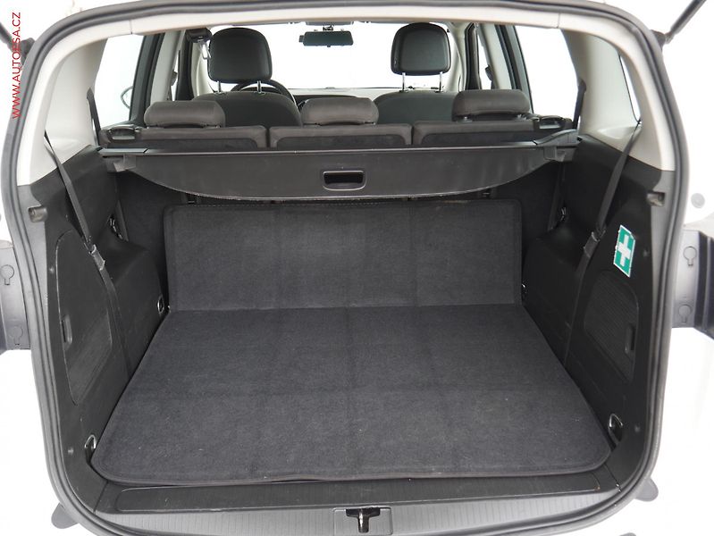 Opel Zafira (2016) 1.6 CDTi, AC, park.kamera - fotka 7 z 15