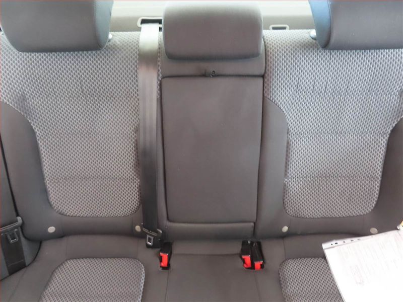 Volkswagen Jetta (2011) 1.6 TDI, Tempomat - fotka 10 z 13