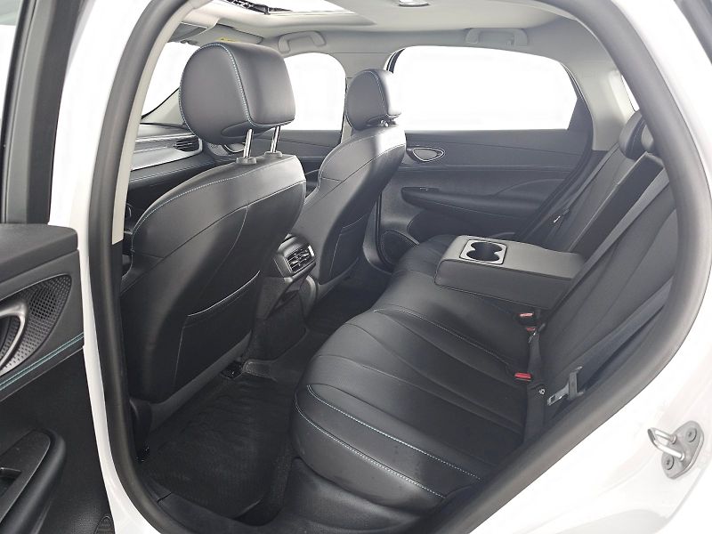 BYD Seal 5 DM-i (2025) 1.5 PHEV 212k DESIGN - fotka 7 z 34