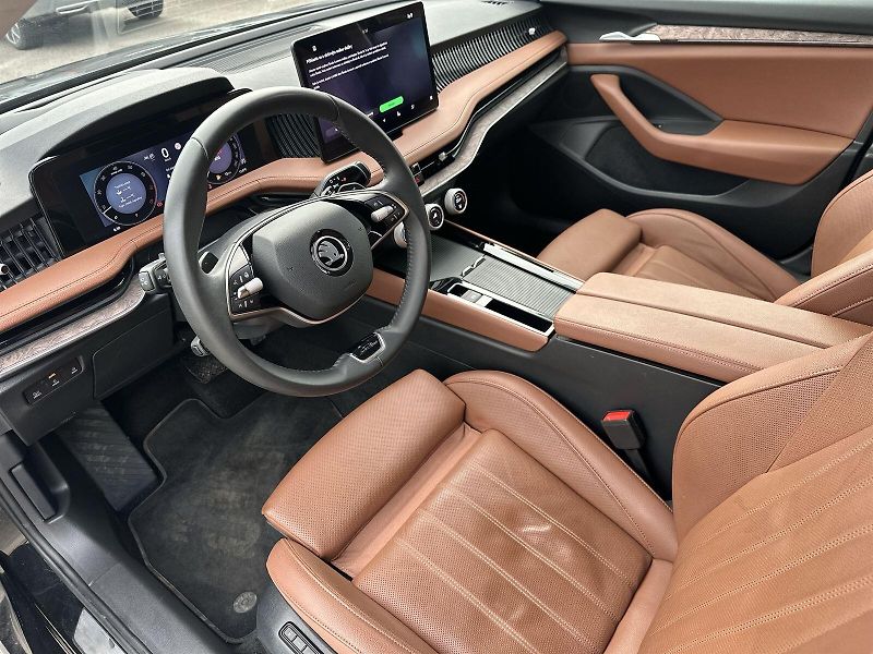 Škoda Superb (2024) 2.0 TSI 4x4 DSG L&K - fotka 7 z 45