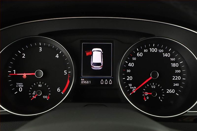 Volkswagen Passat (2021) Elegance 2.0 TDI - fotka 9 z 18