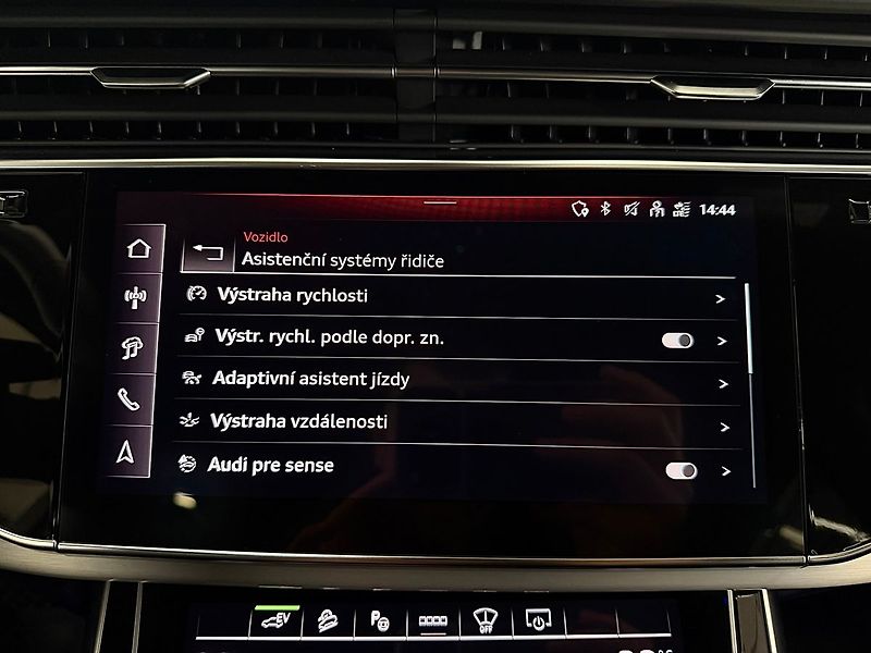 Audi Q7 60 TFSI e QUATTRO HYBRID  S-LI - fotka 19 z 35